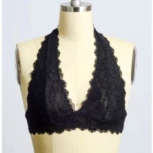 Three Bird Nest Lace Halter Bralette - Black